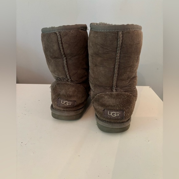 UGG Classic Sheepskin Boots in Grey - Women’s size 5 USA. 10 inches across sole - Picture 6 of 10
